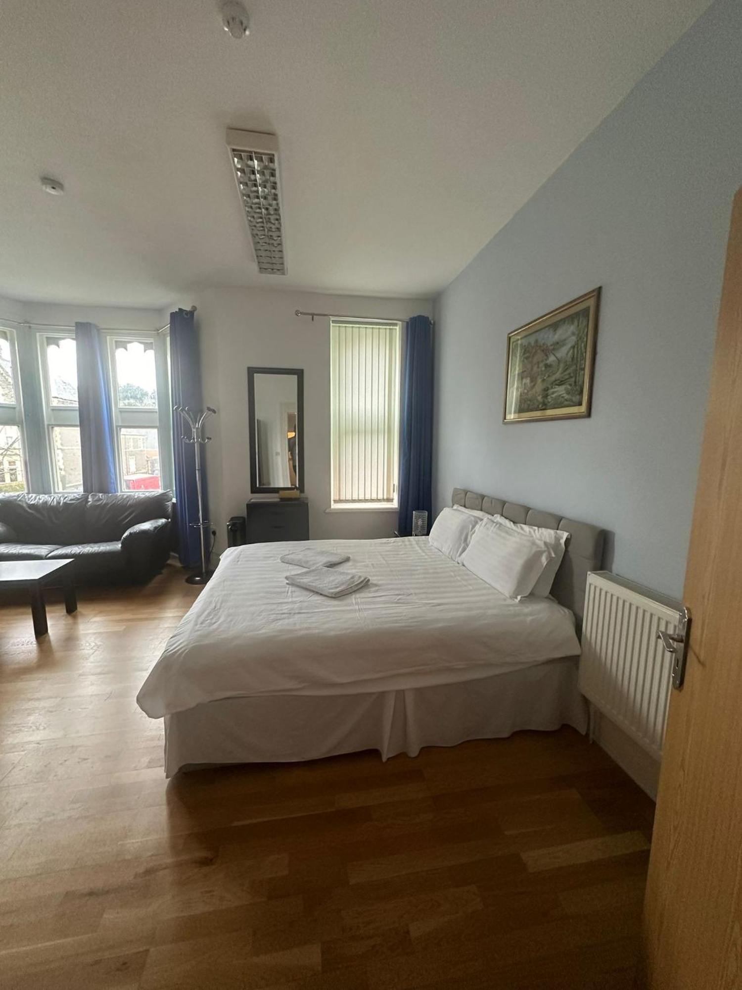 3 Luxury En-Suite Bedrooms Cardiff Luaran gambar
